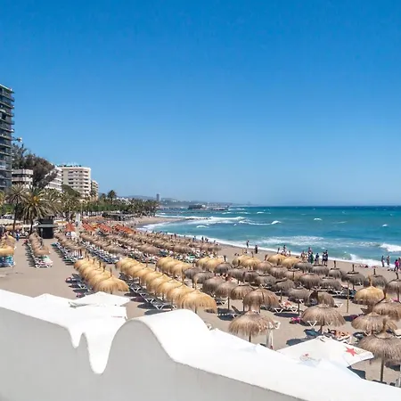 Deluxe With Jacuzzi Apartment