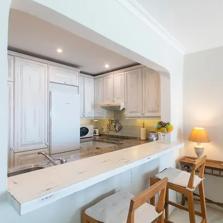 Deluxe With Jacuzzi Apartment