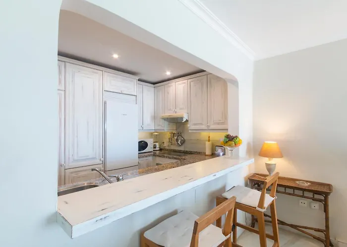 Deluxe With Jacuzzi Apartament